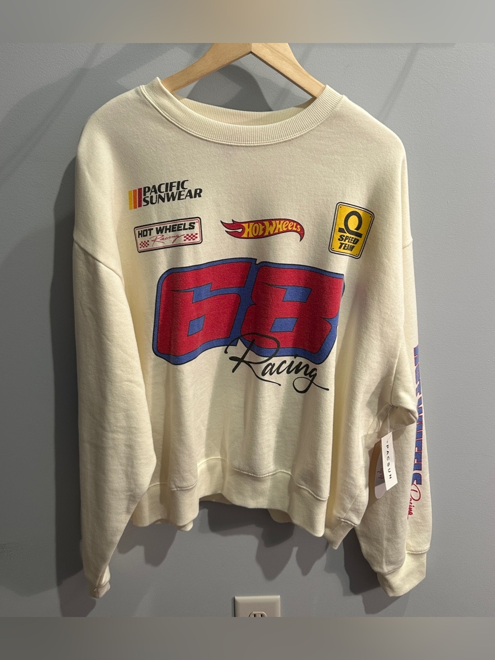 Pacsun Cream Hot Wheels Racing Graphic Sweatshirt